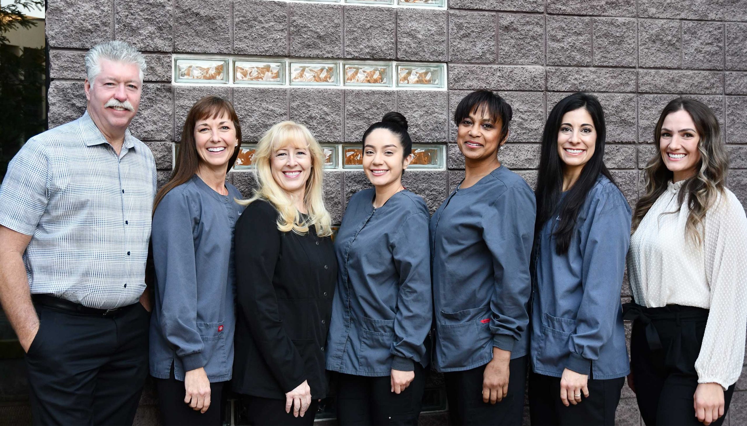 Phoenix Dentist | Cosmetic Dentistry | Reconstructive Dental Professional